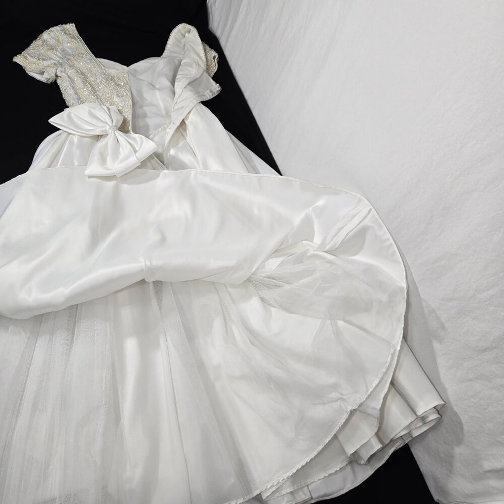 Vintage FOREVER YOURS 80s White Embroidery Bead- Bow Wedding Gown Dress Size 10. - Picture 11 of 17